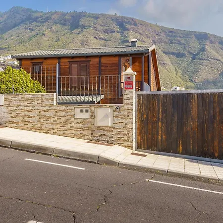 4br Wooden House -pool, Views & Parking Сasa de vacaciones