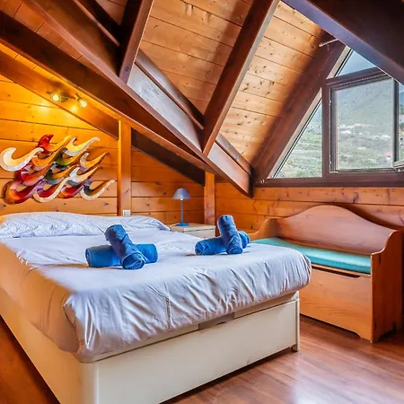 4br Wooden House -pool, Views & Parking *