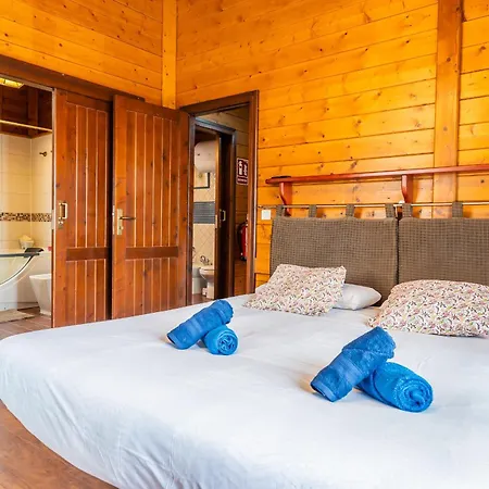 4br Wooden House -pool, Views & Parking Сasa de vacaciones