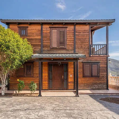 4br Wooden House -pool, Views & Parking Holiday home Candelaria