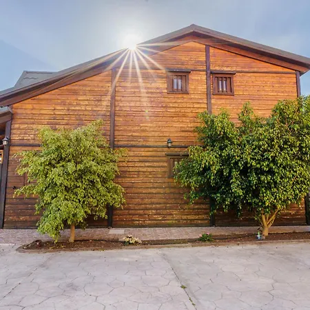 4br Wooden House -pool, Views & Parking
