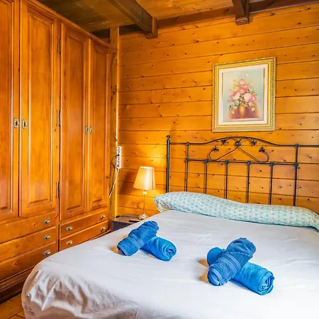 4br Wooden House -pool, Views & Parking Holiday home Candelaria