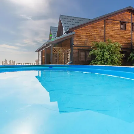 Holiday home 4br Wooden House -pool, Views & Parking